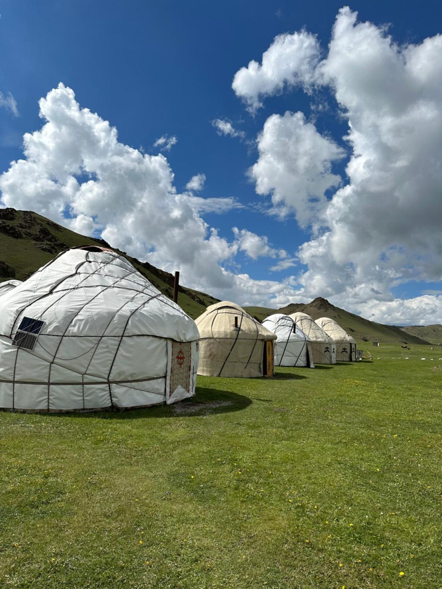 Bagysh Yurt Camp Azamat At Song Kol Lake מראה חיצוני תמונה