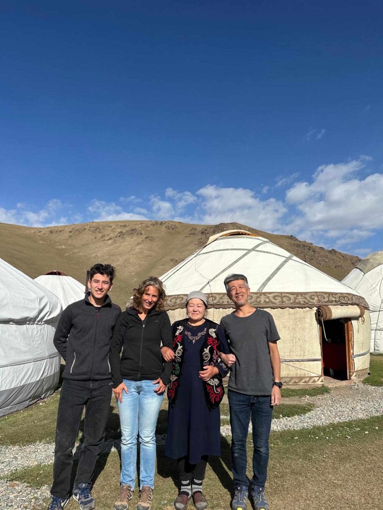 Bagysh Yurt Camp Azamat At Song Kol Lake מראה חיצוני תמונה