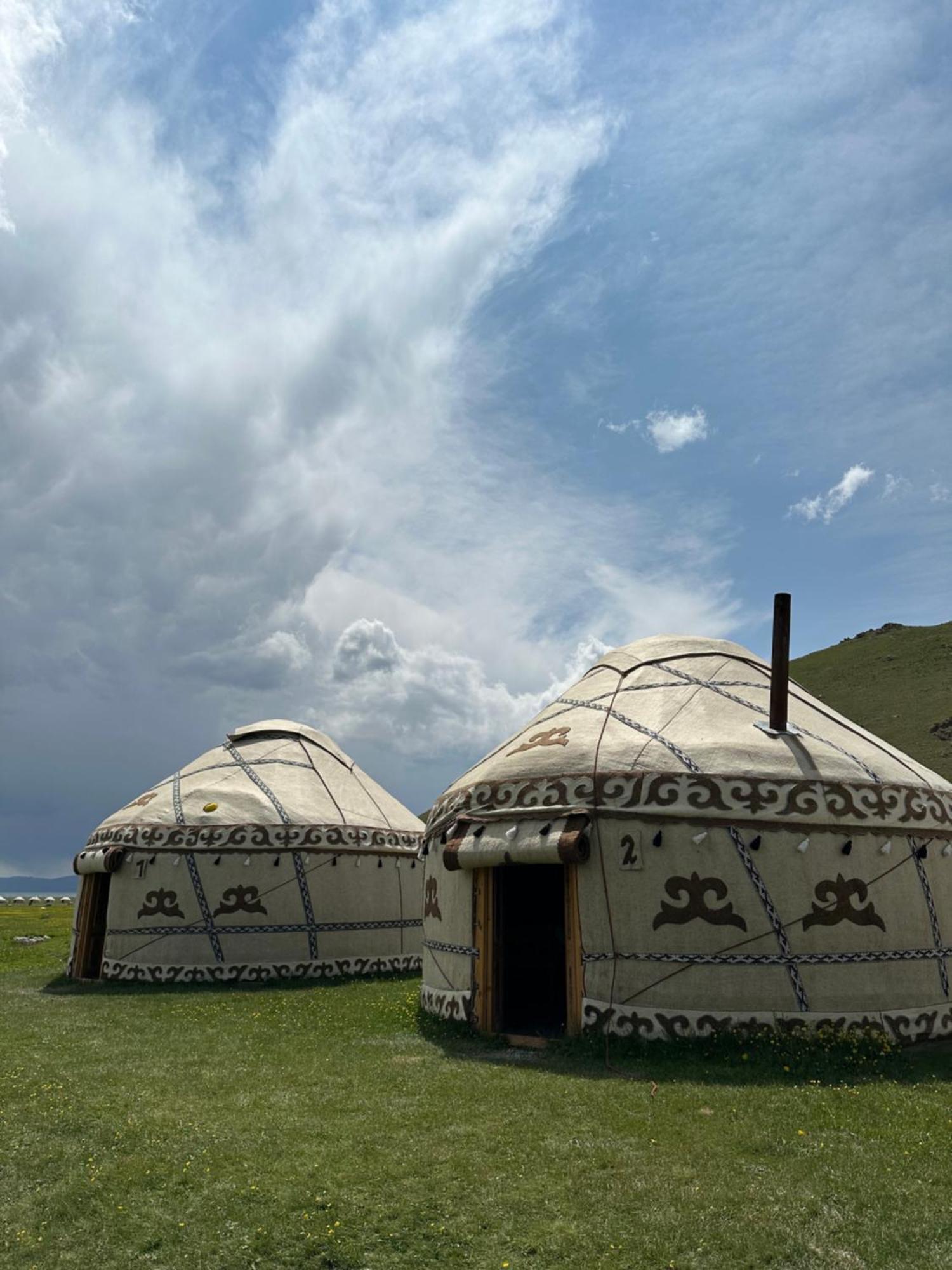 Bagysh Yurt Camp Azamat At Song Kol Lake מראה חיצוני תמונה