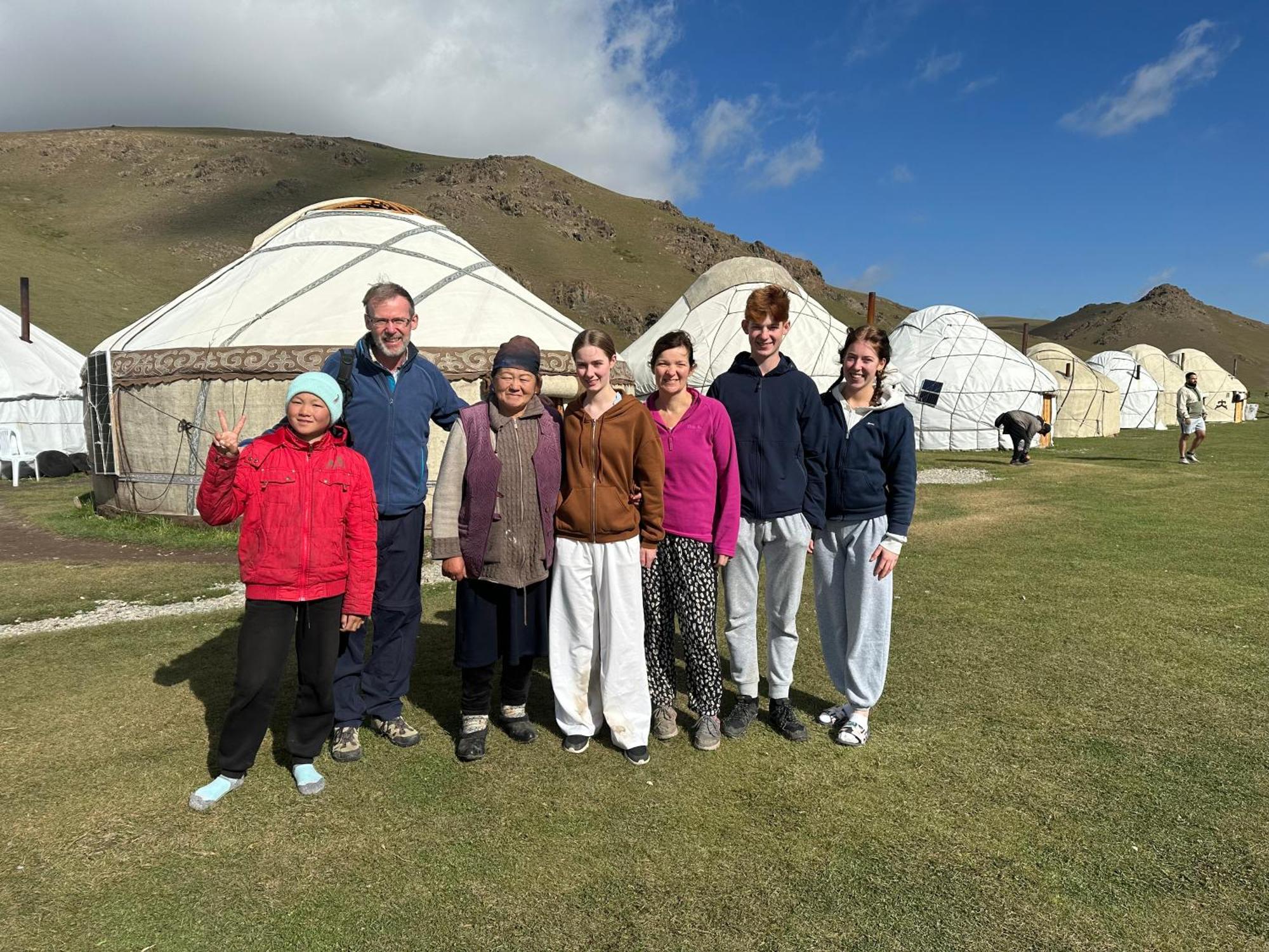 Bagysh Yurt Camp Azamat At Song Kol Lake מראה חיצוני תמונה